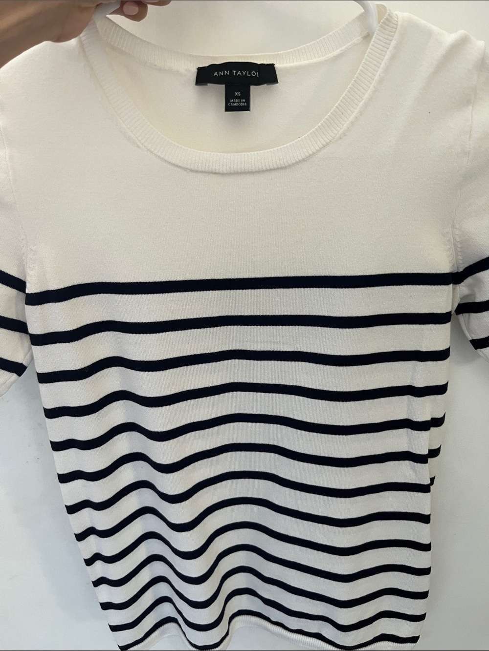 Ann Taylor xs White and dark Navy Striped Short Sleeve sweater tee